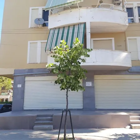 Beach Apartment *